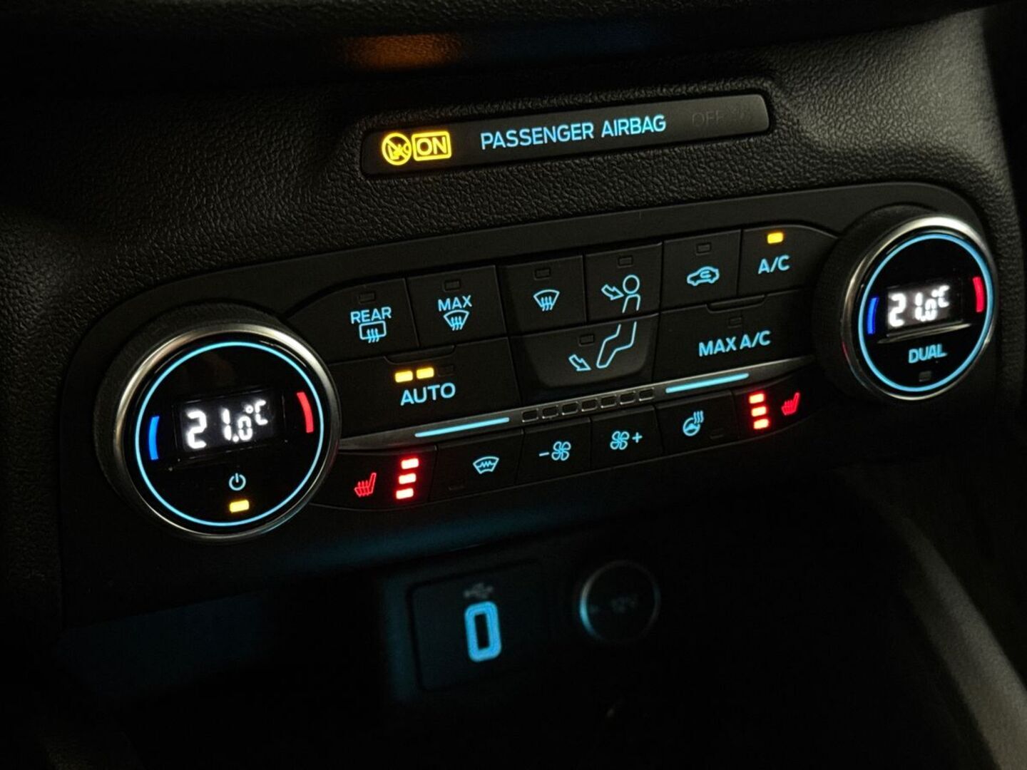 FORD Focus 22