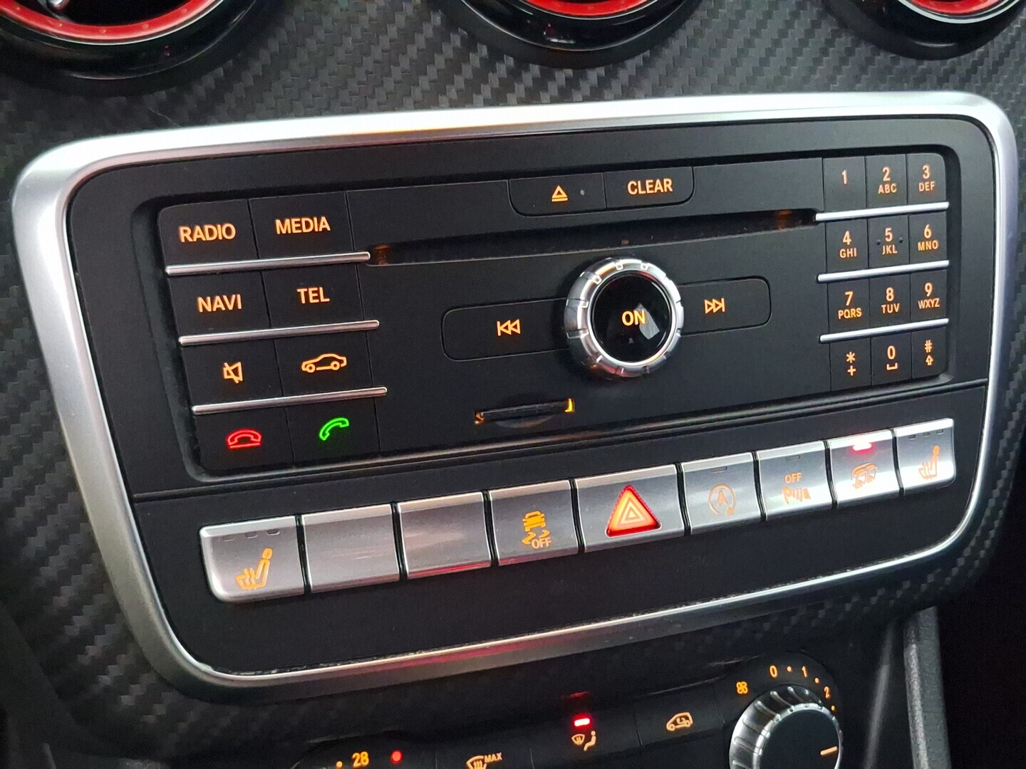 MERCEDES-BENZ A 2015