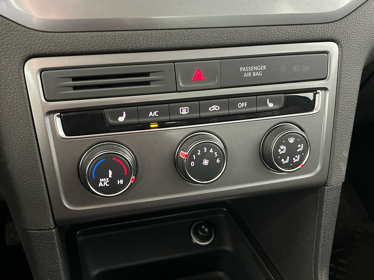 VOLKSWAGEN Golf Sportsvan 2014