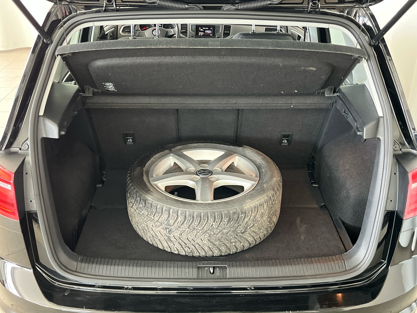 VOLKSWAGEN Golf Sportsvan 2014