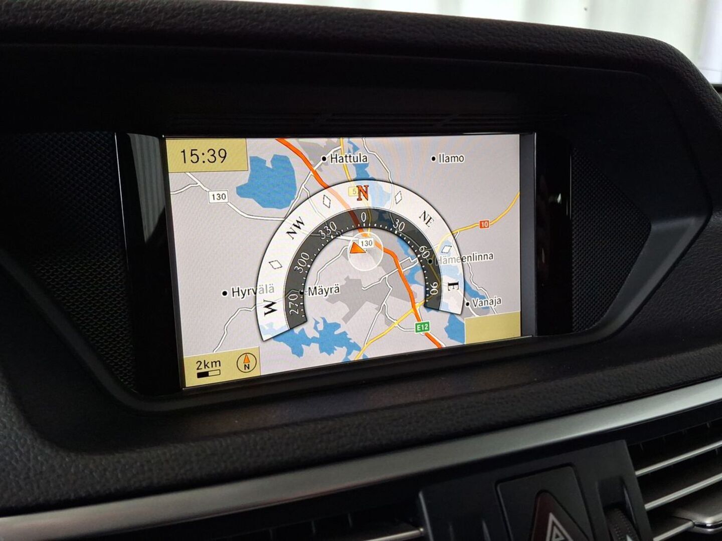 MERCEDES-BENZ E 2012