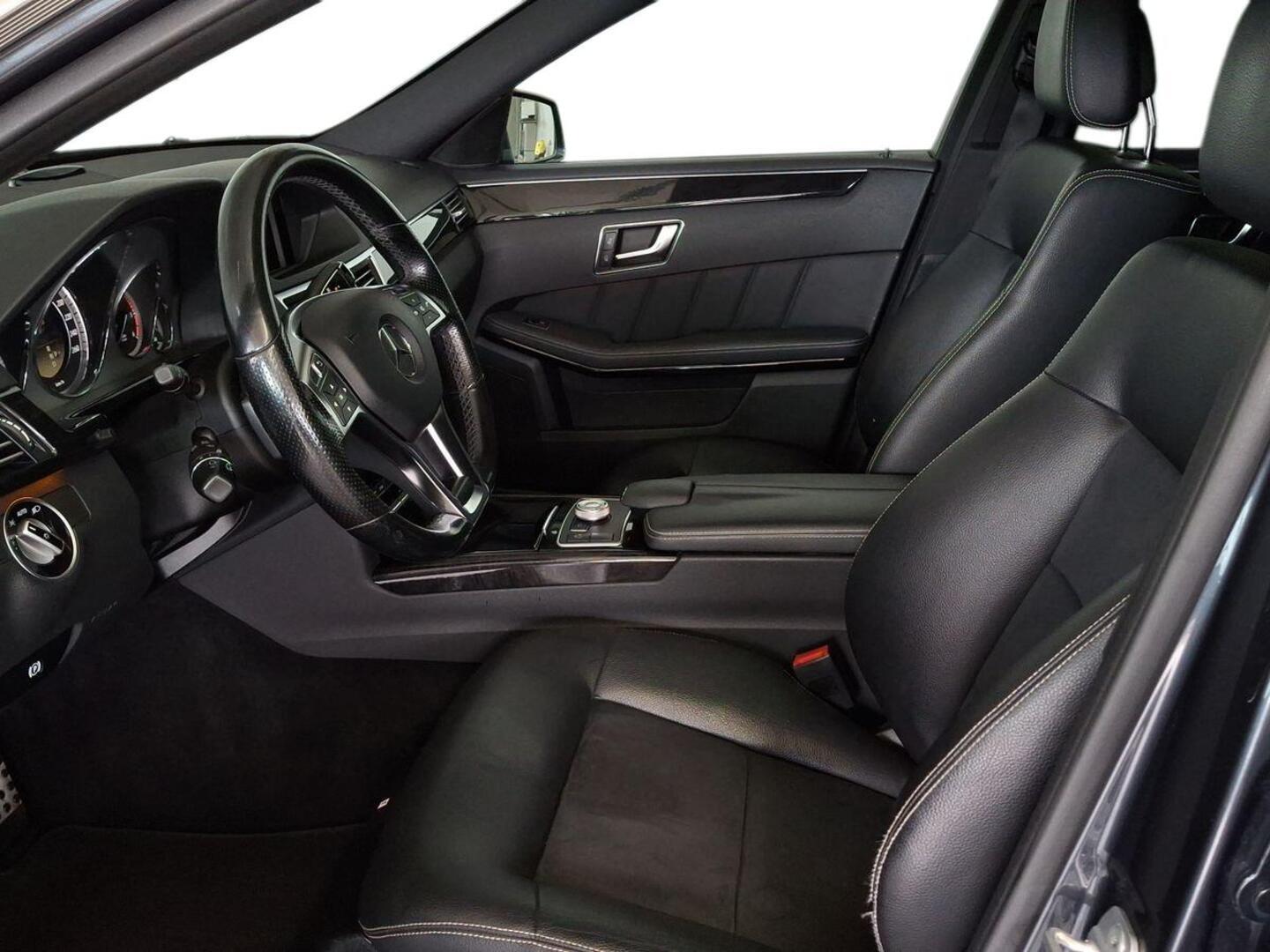 MERCEDES-BENZ E 2012