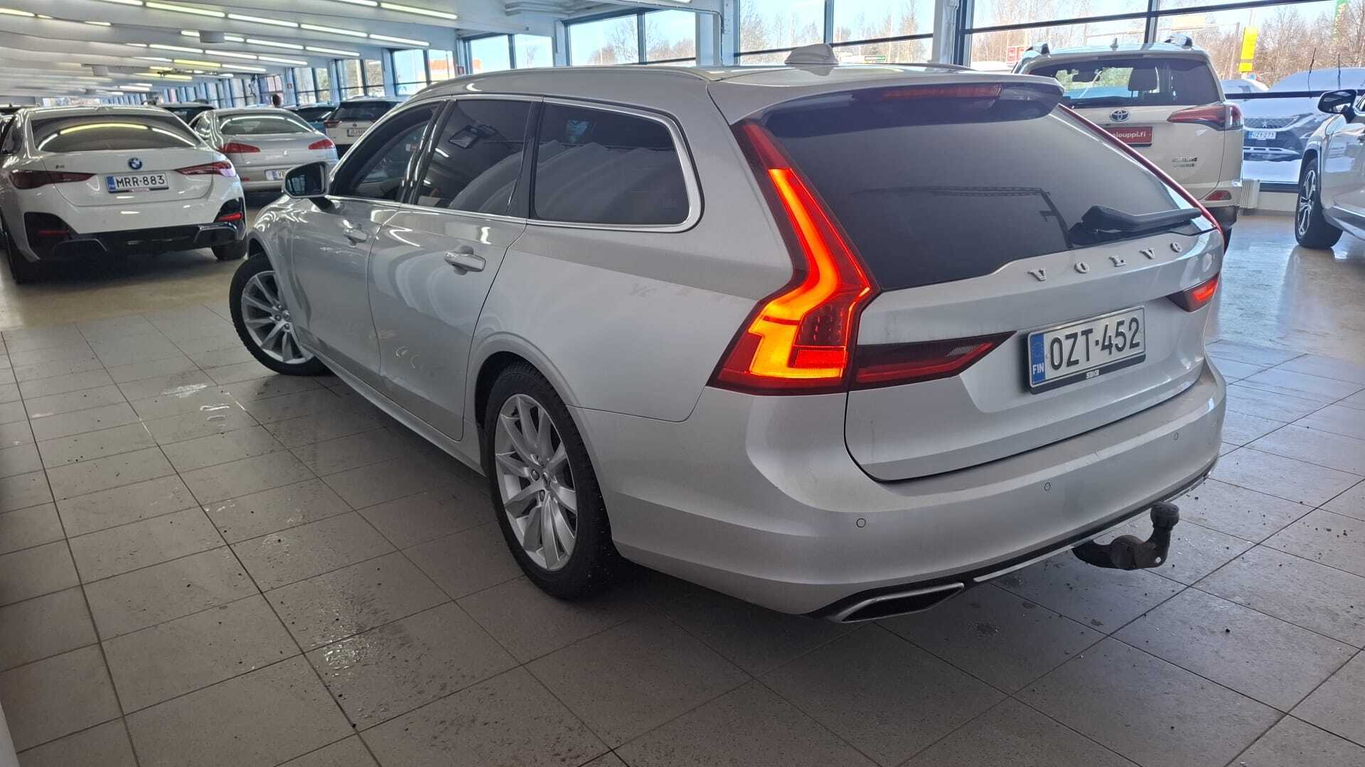 VOLVO V90 2019