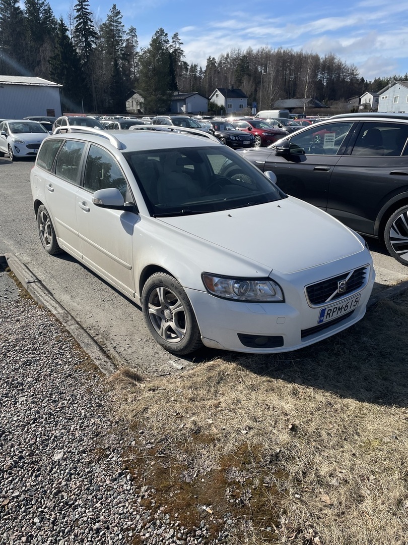 VOLVO V50 2010