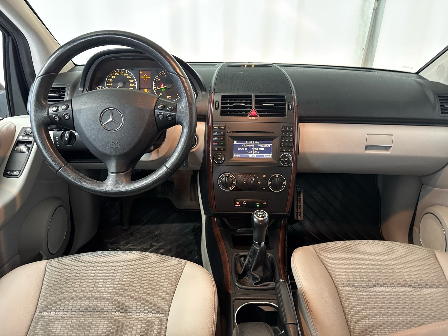 MERCEDES-BENZ A 2012