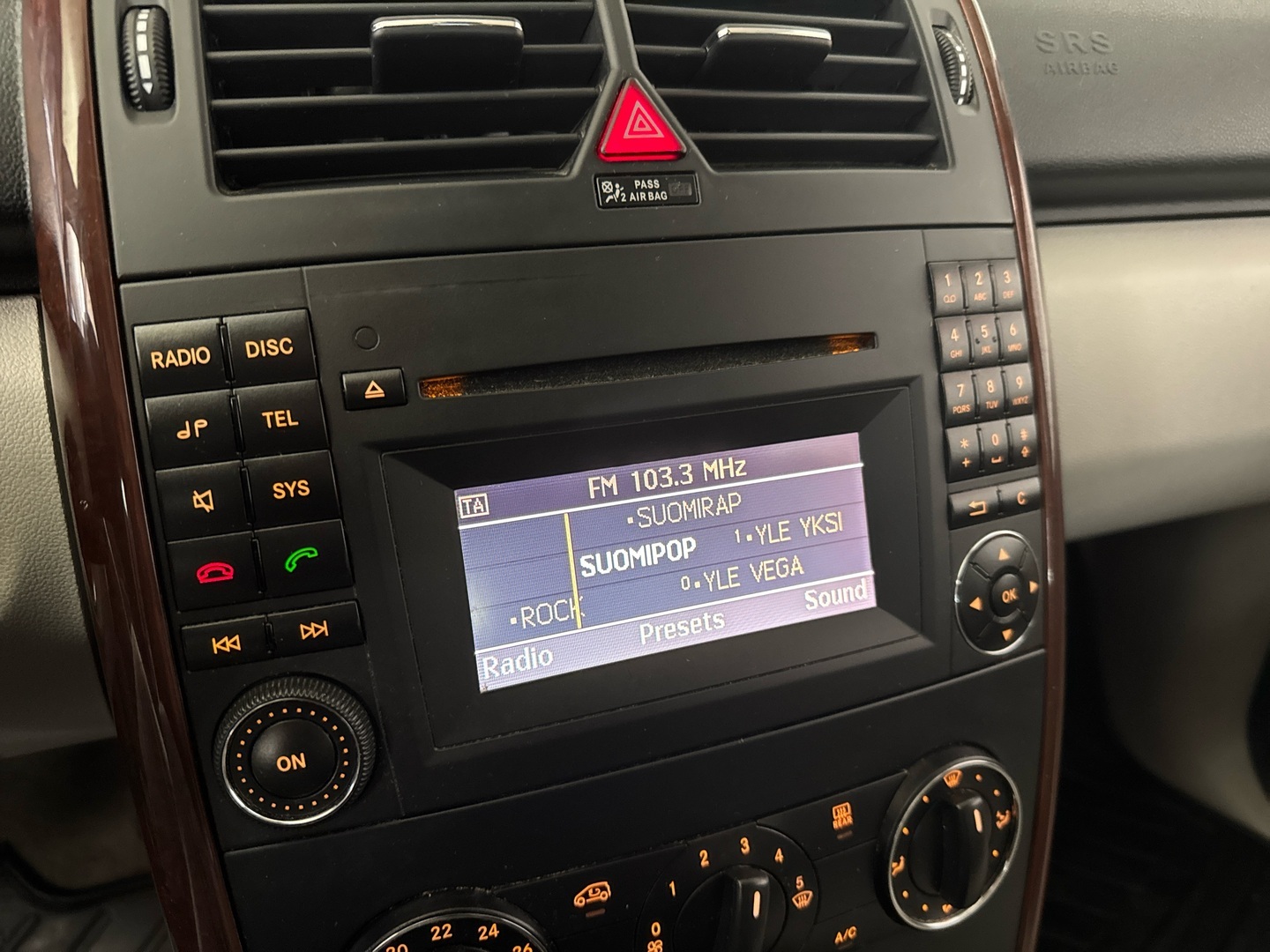 MERCEDES-BENZ A 2012