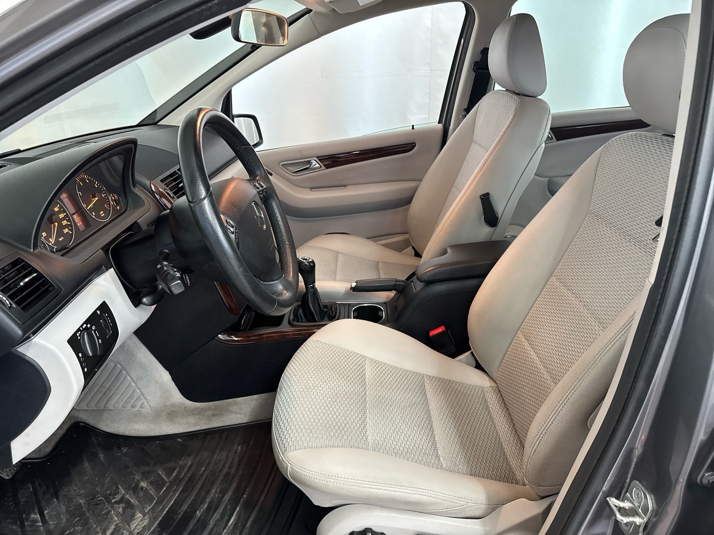 MERCEDES-BENZ A 2012