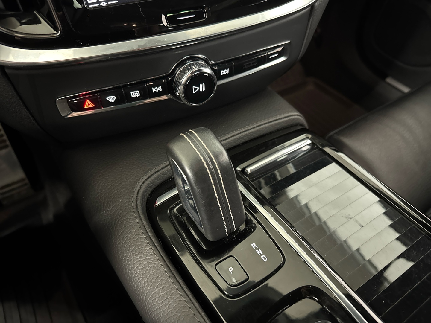 VOLVO V60 2020
