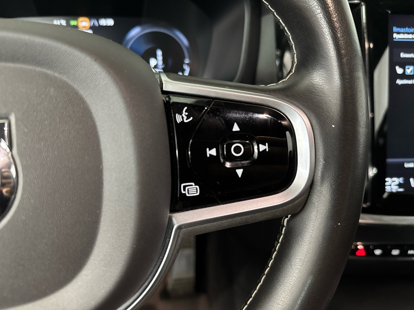 VOLVO V60 2020