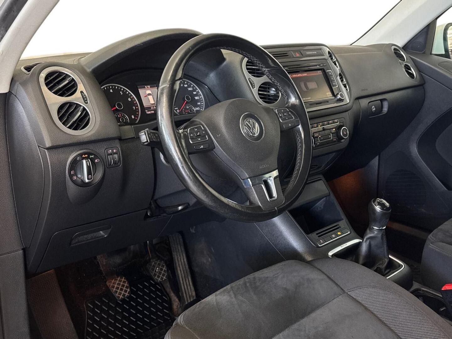 VOLKSWAGEN Tiguan 6