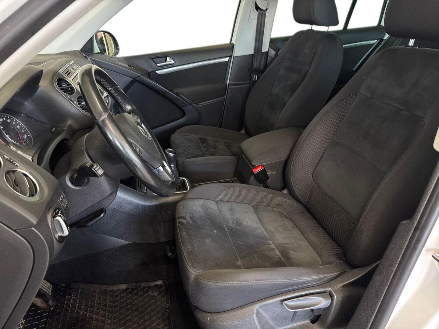 VOLKSWAGEN Tiguan 7