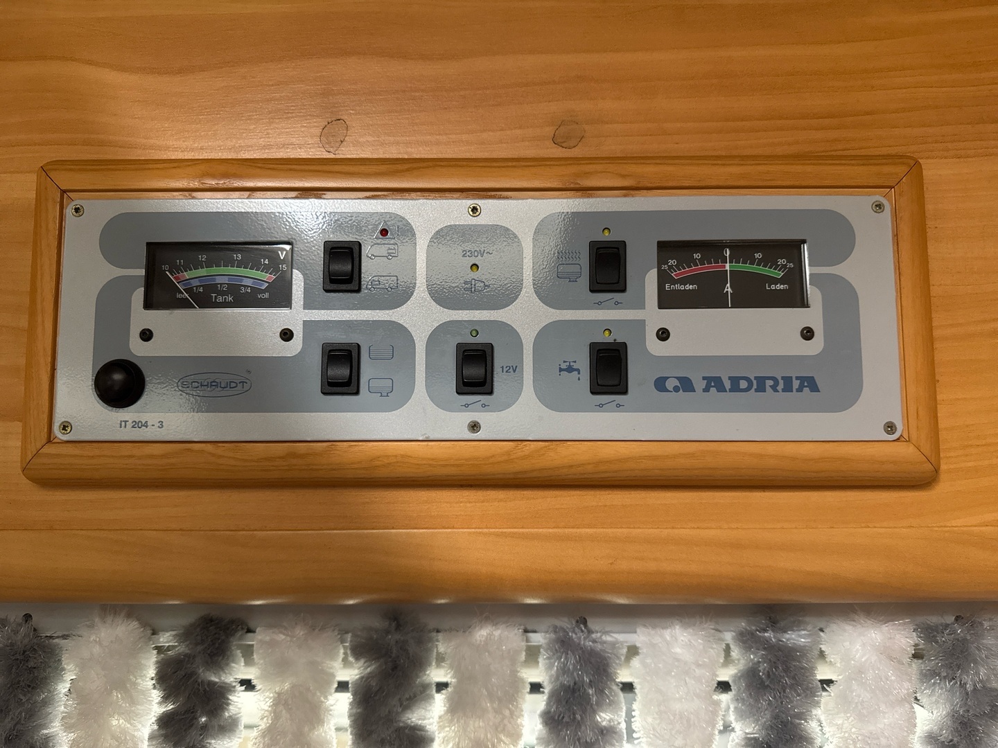 ADRIA Coral 660 DP 2004