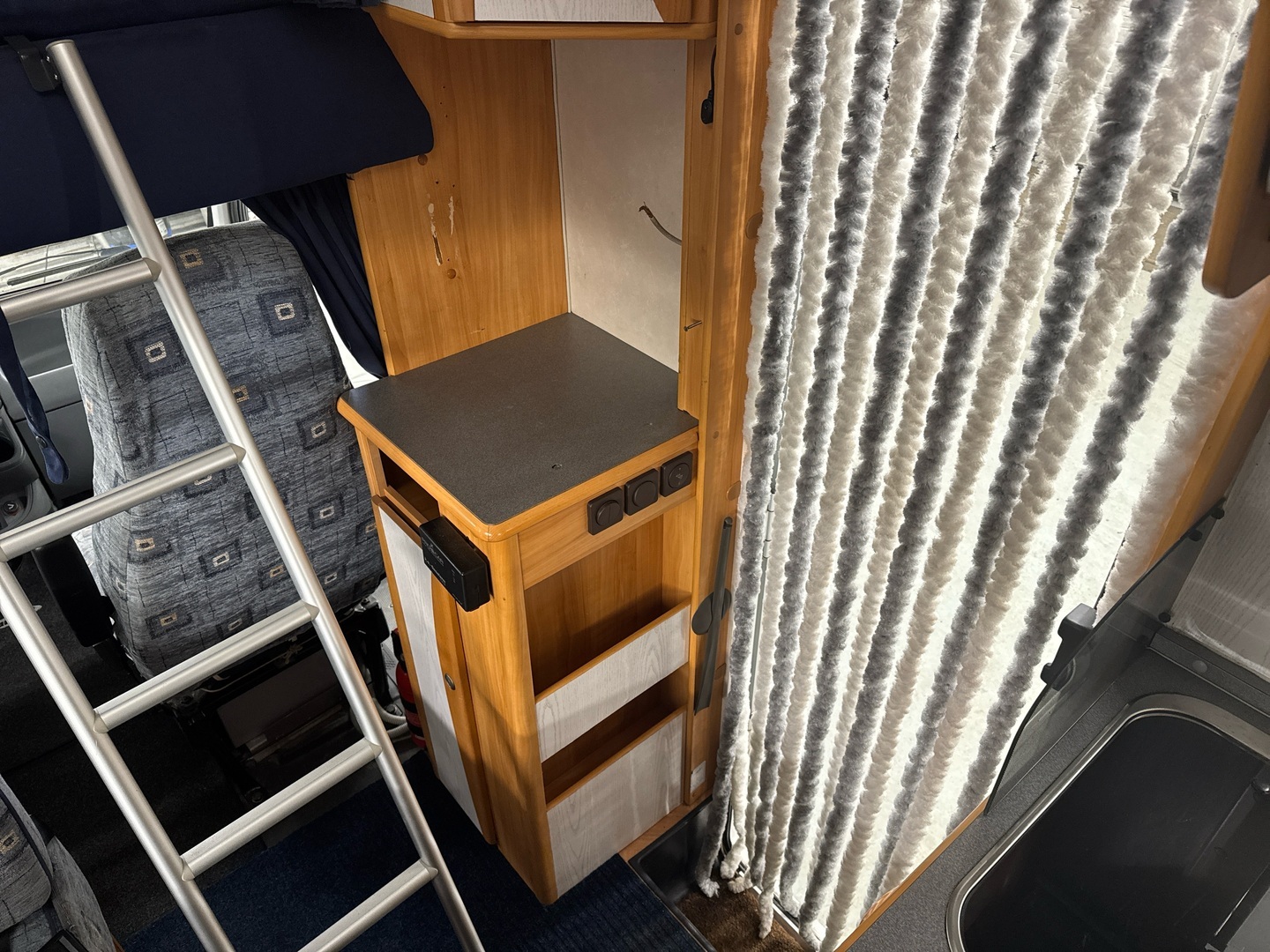 ADRIA Coral 660 DP 2004