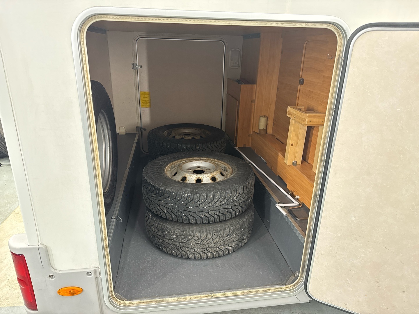 ADRIA Coral 660 DP 2004