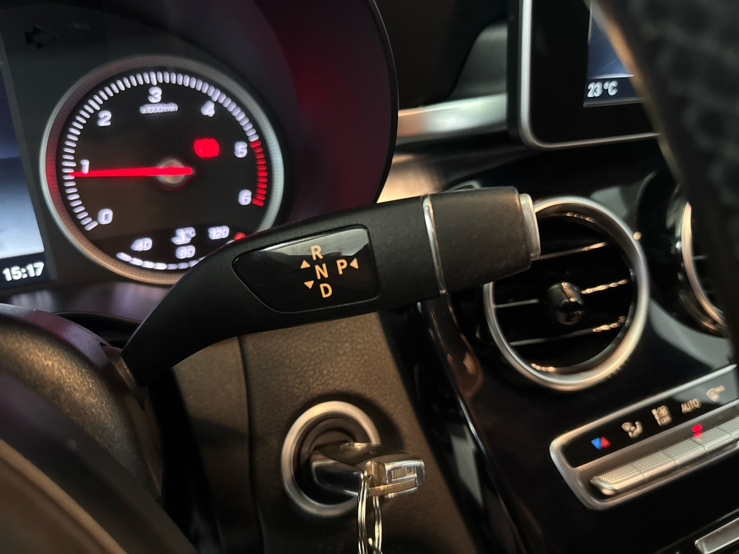 MERCEDES-BENZ C 2015