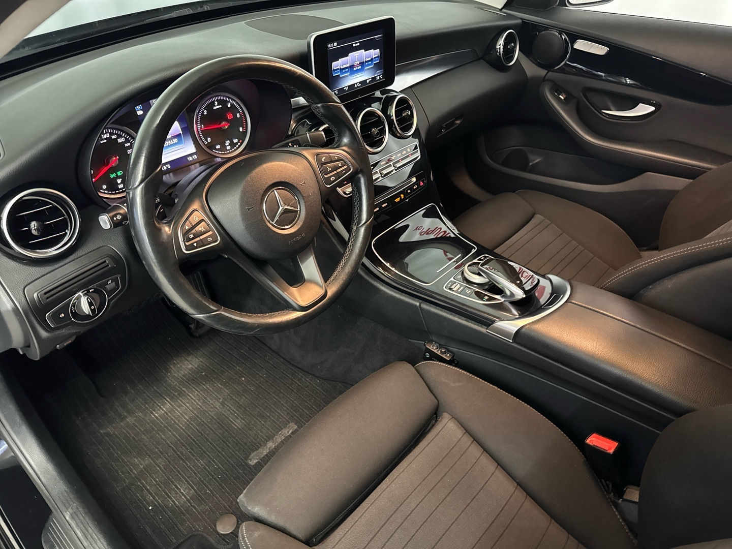 MERCEDES-BENZ C 2015