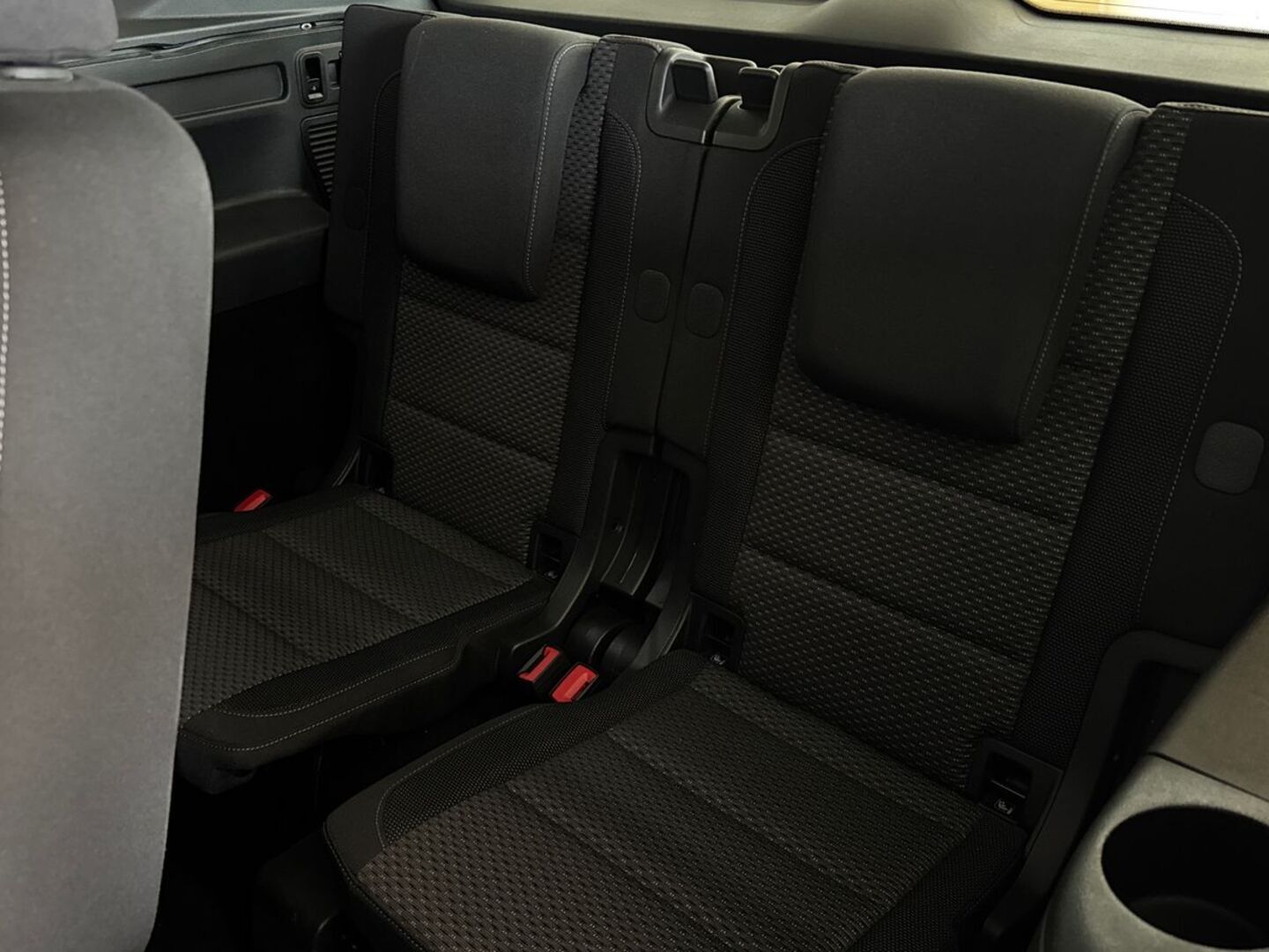 VOLKSWAGEN Touran 15