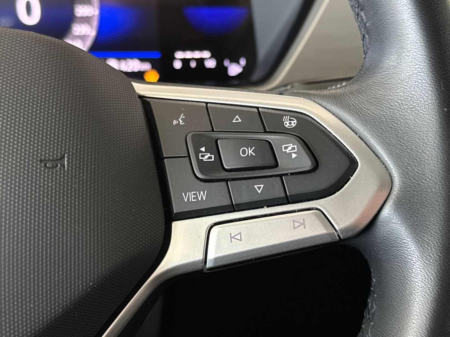 VOLKSWAGEN Touran 19