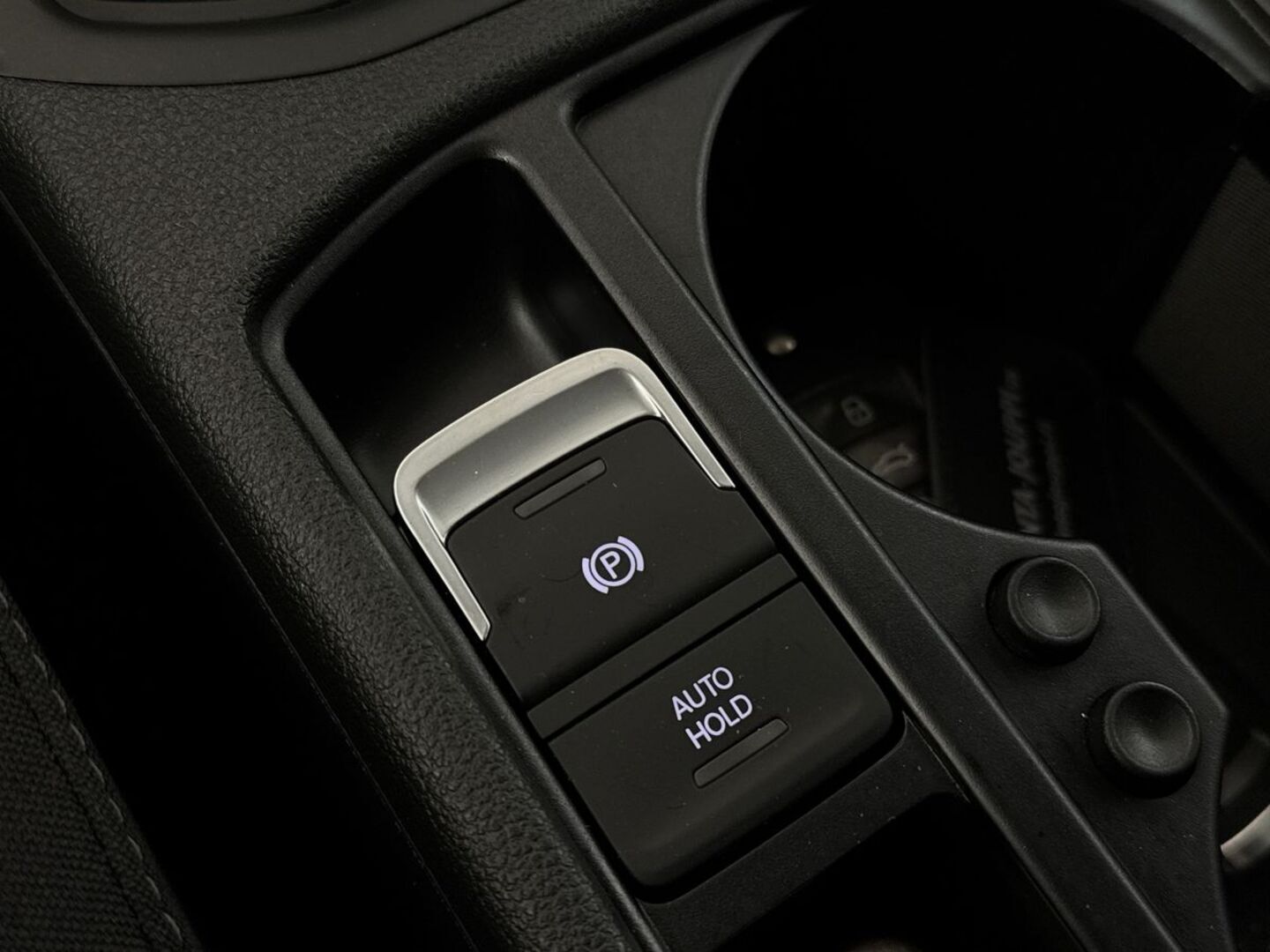 VOLKSWAGEN Touran 23