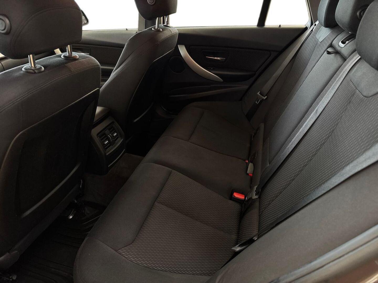 BMW 320 2013