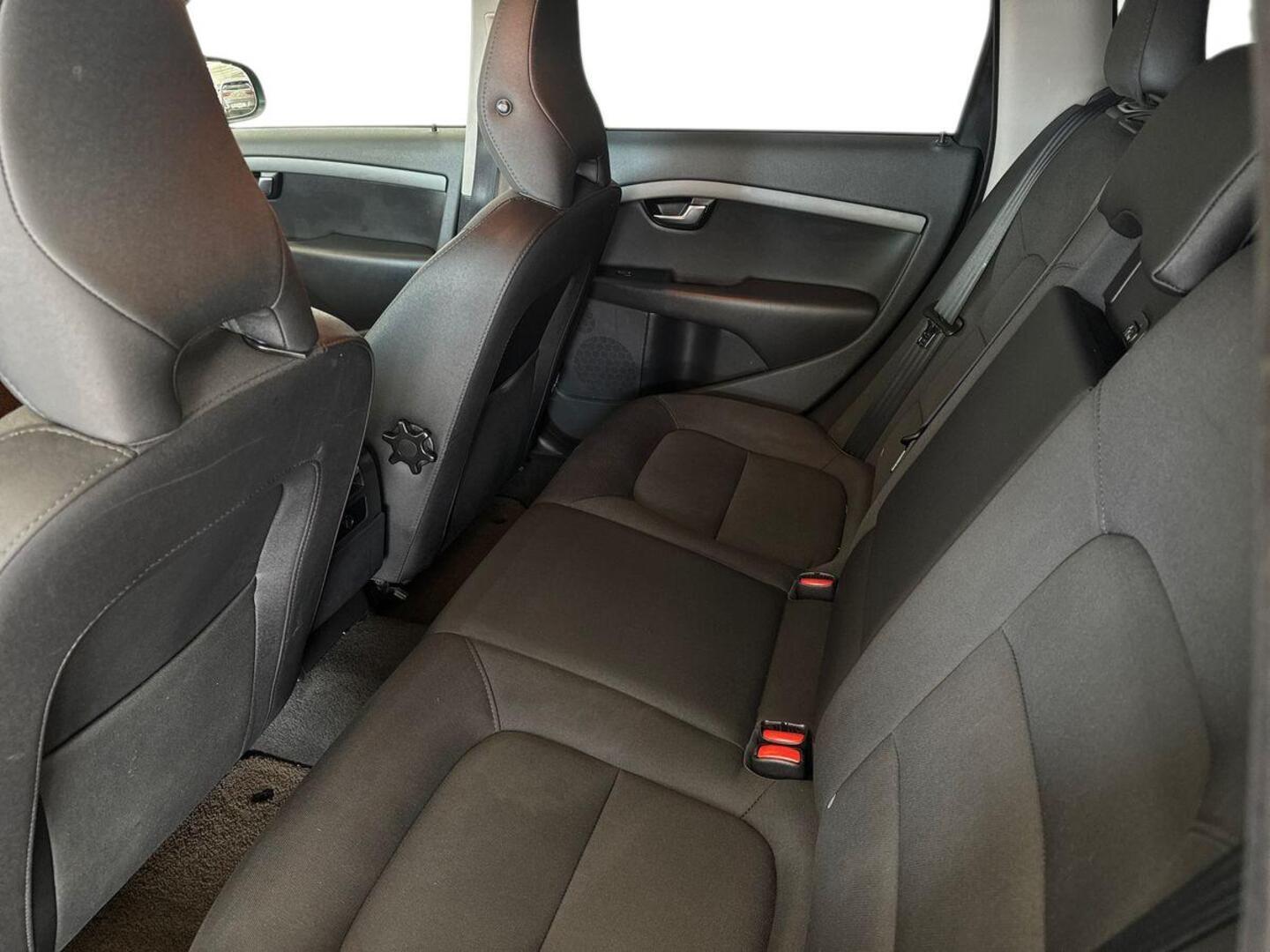 VOLVO V70 2013