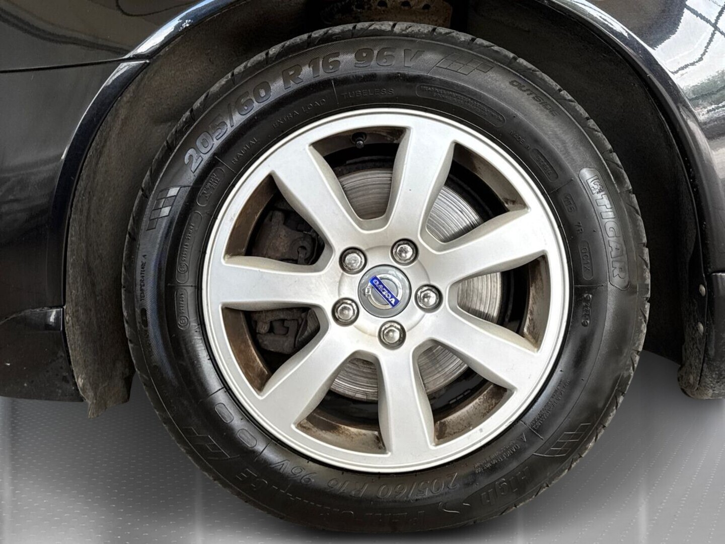 VOLVO V70 2013