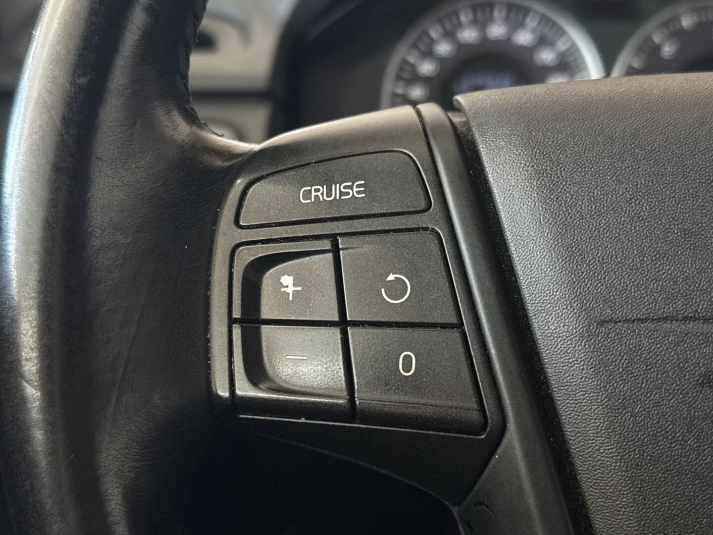 VOLVO V70 2013