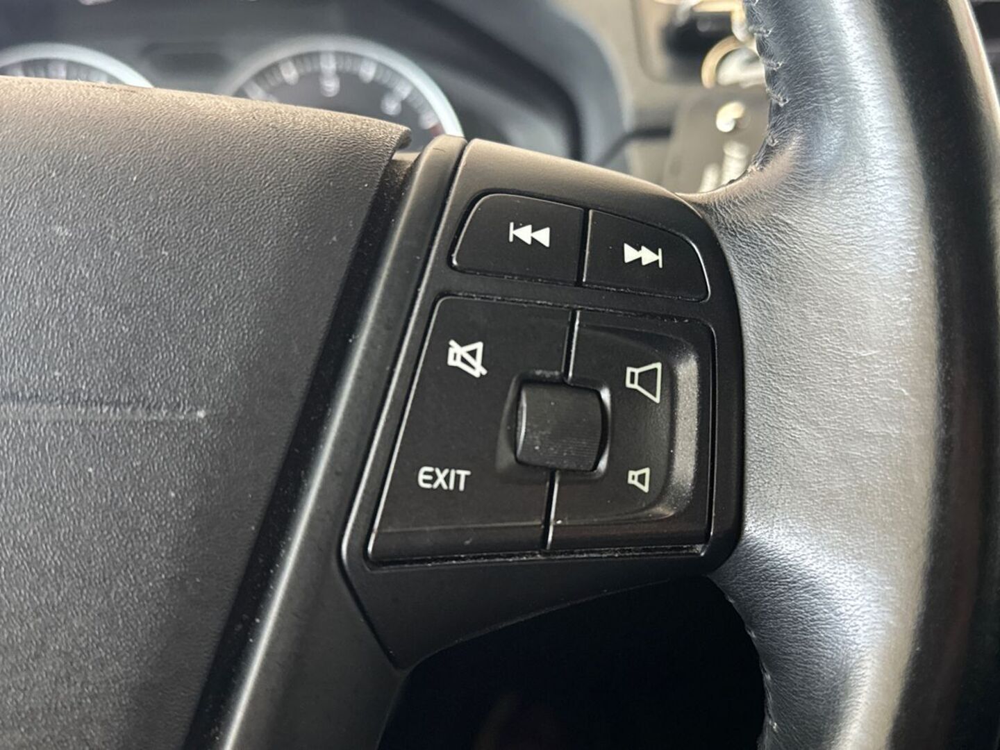 VOLVO V70 2013