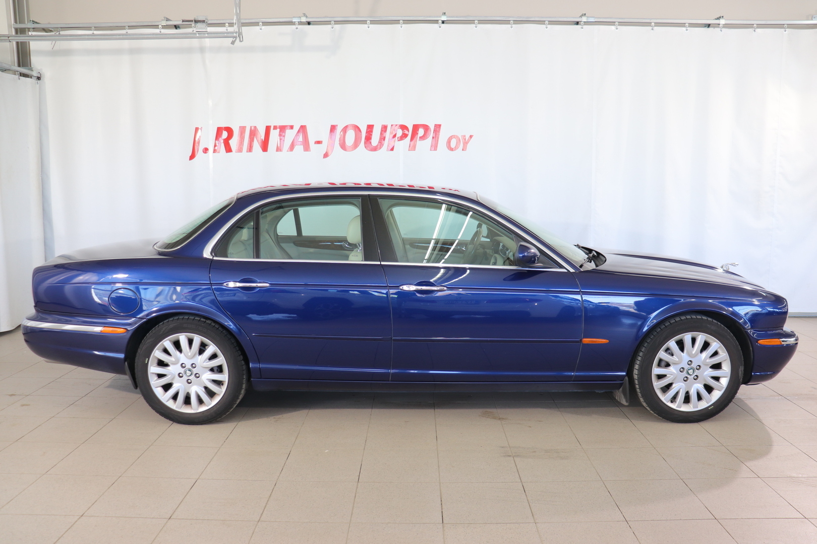 JAGUAR XJ8 2003
