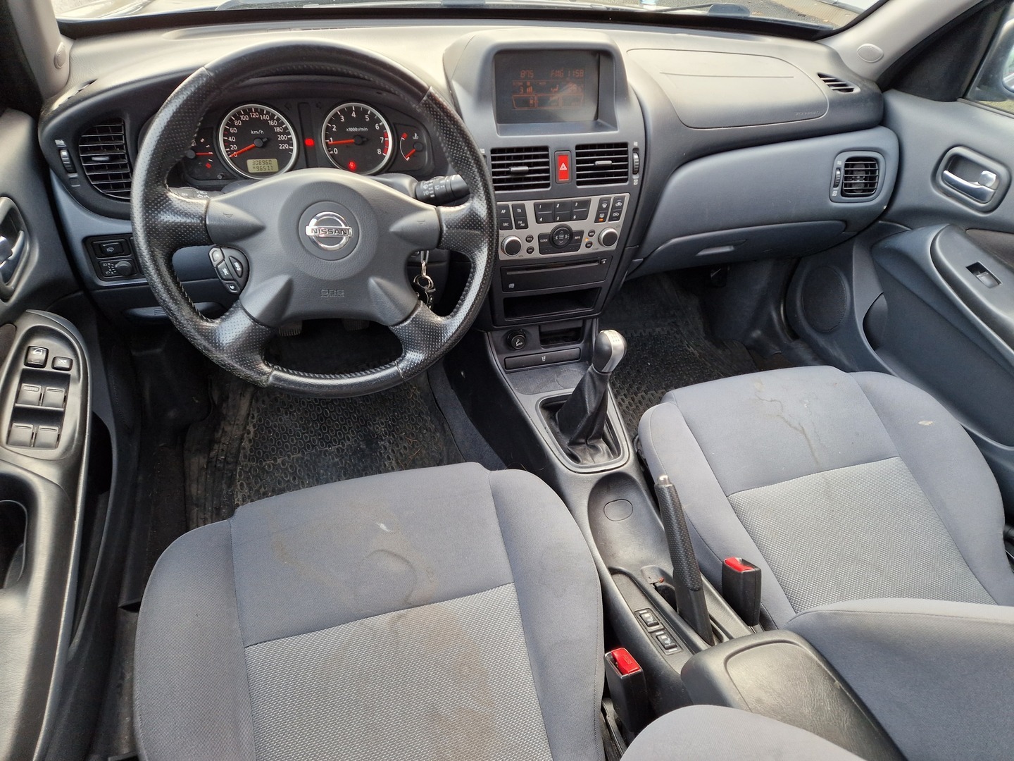 NISSAN Almera 2004