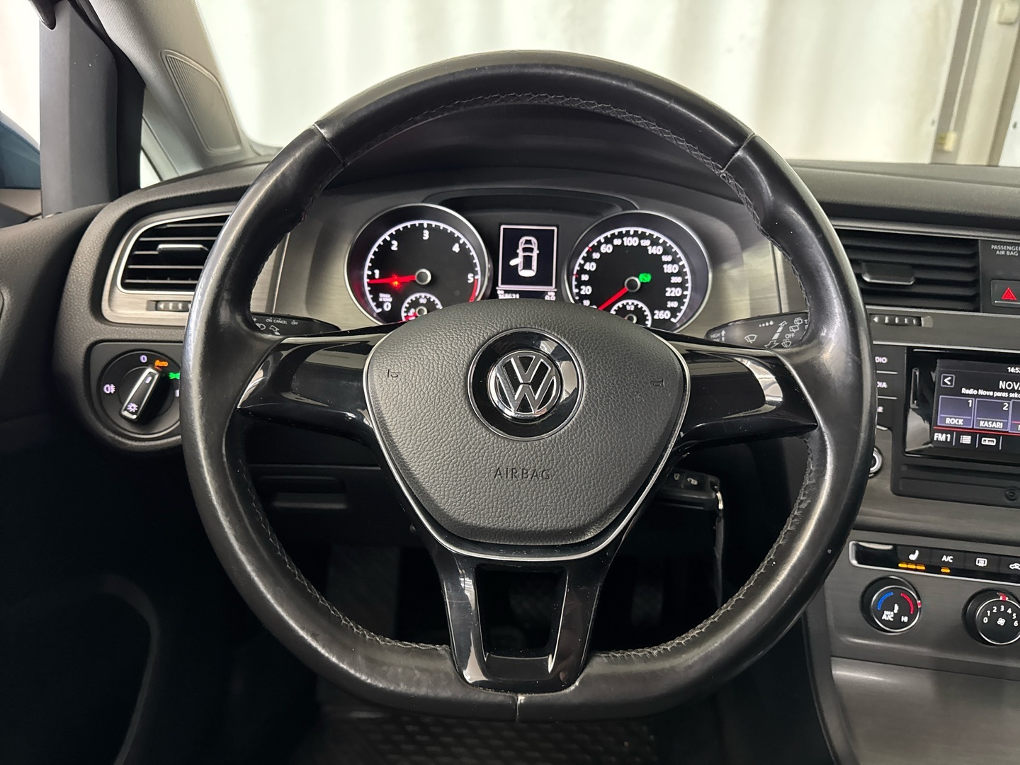 VOLKSWAGEN Golf 2013