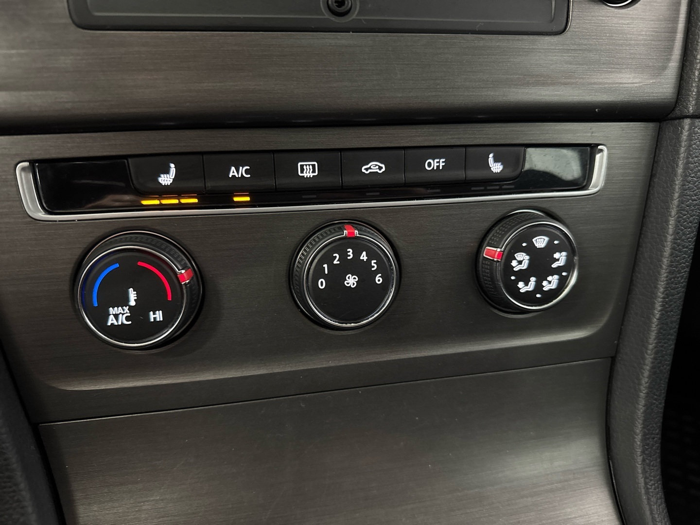 VOLKSWAGEN Golf 2013