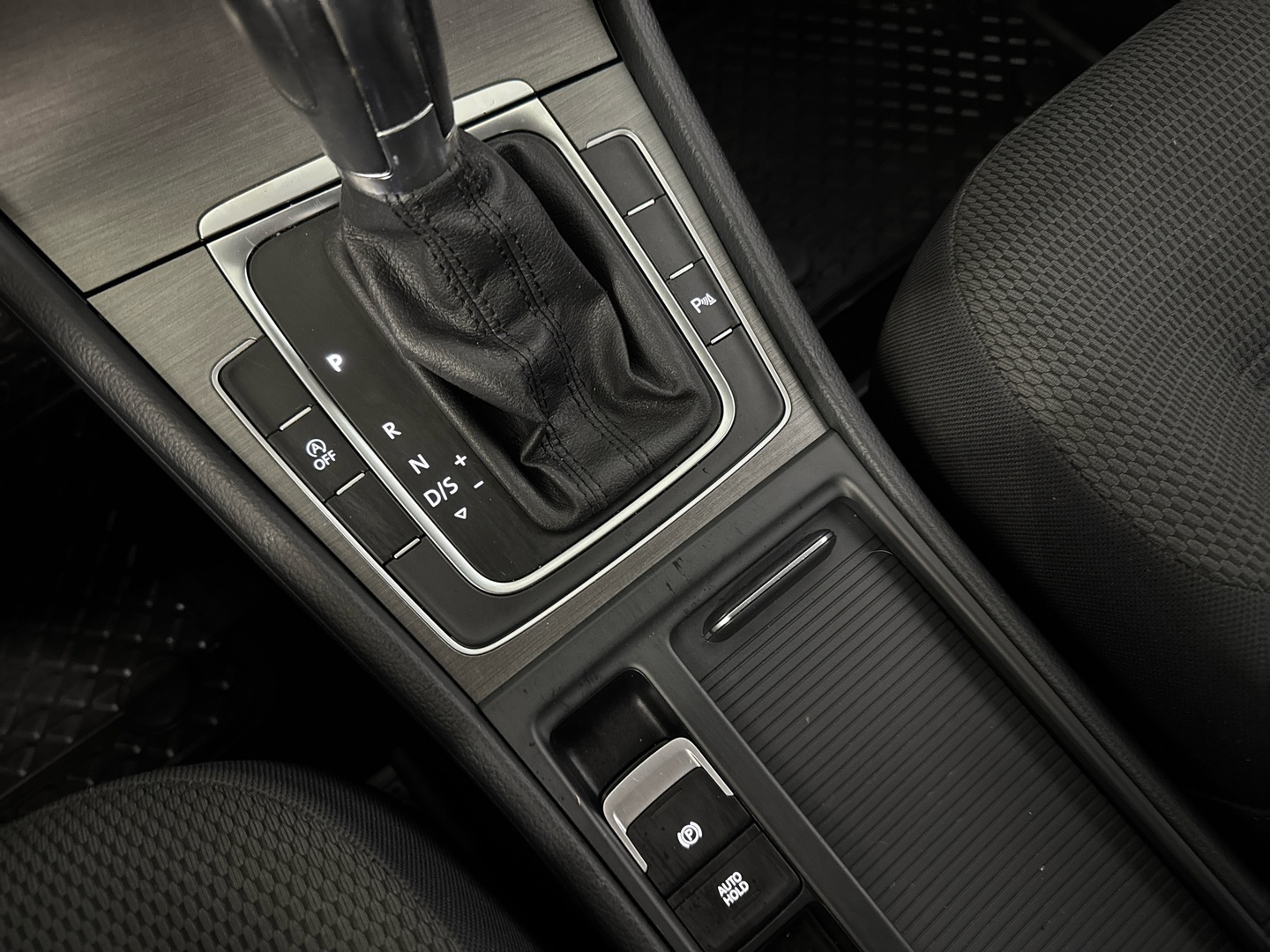 VOLKSWAGEN Golf 2013