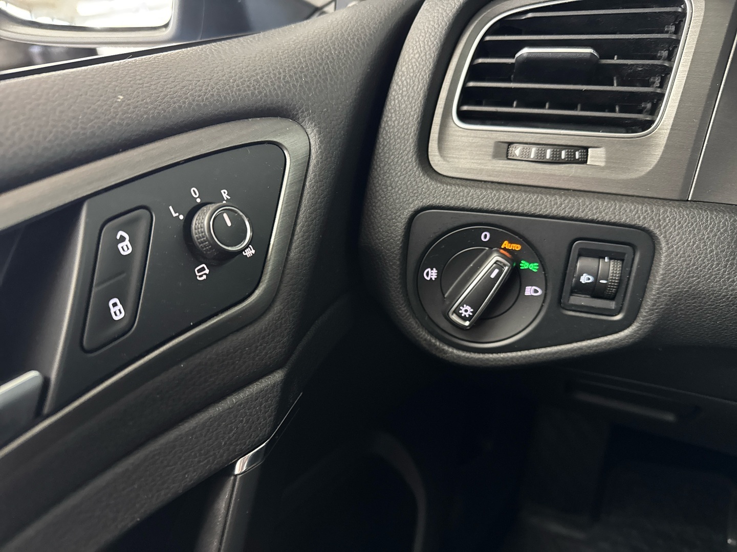 VOLKSWAGEN Golf 2013