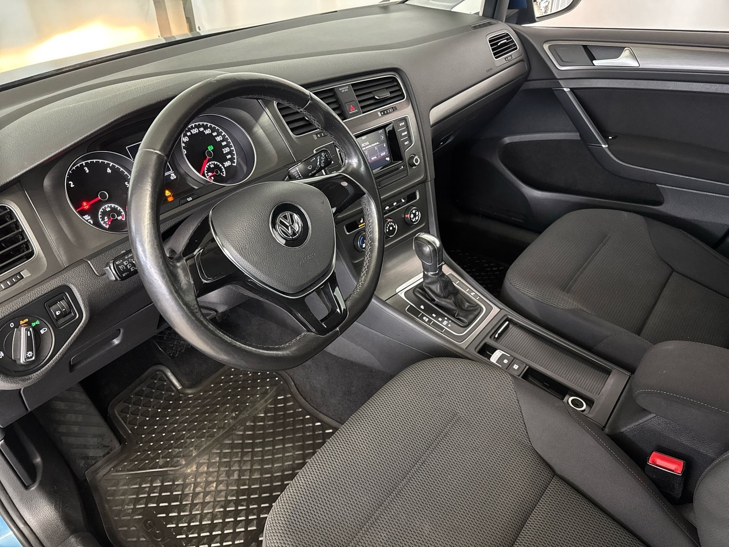 VOLKSWAGEN Golf 2013