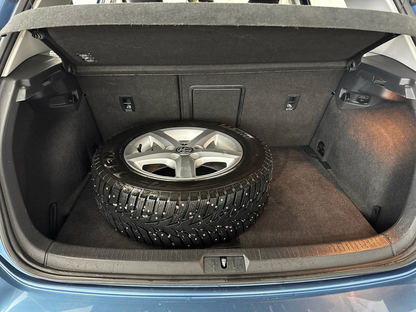 VOLKSWAGEN Golf 2013