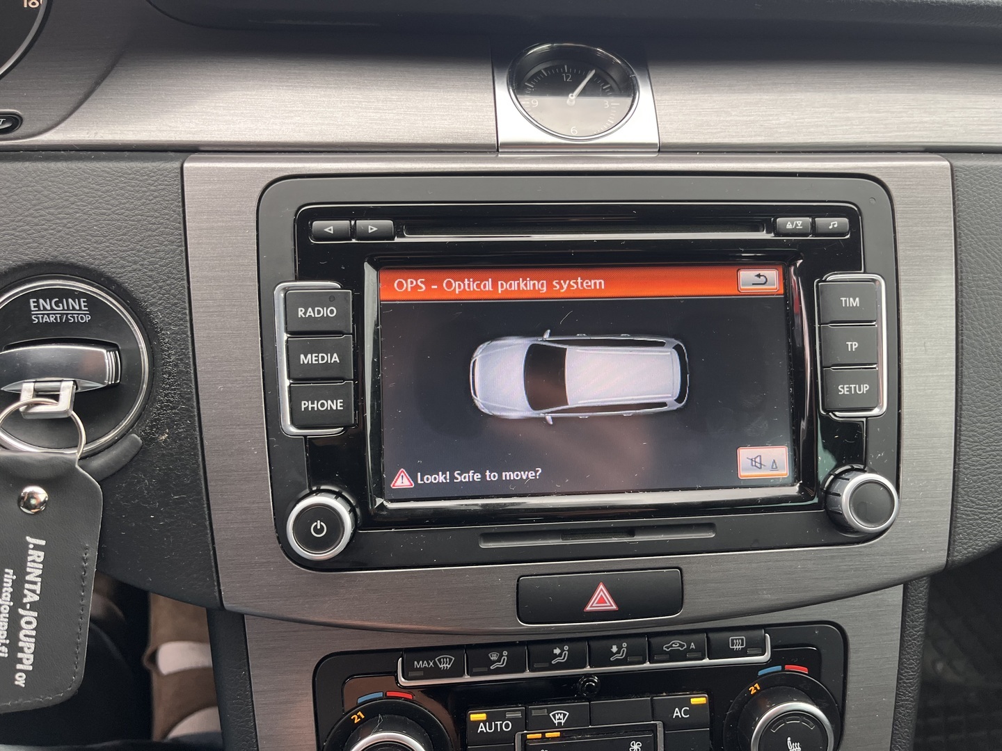 VOLKSWAGEN Passat 2011