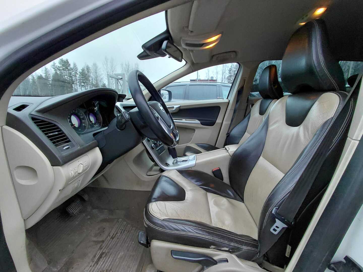 VOLVO XC60 2010