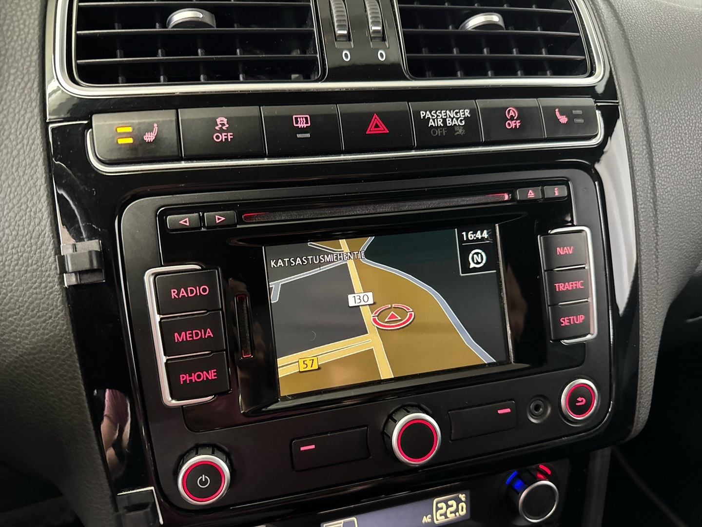 VOLKSWAGEN Polo 2014