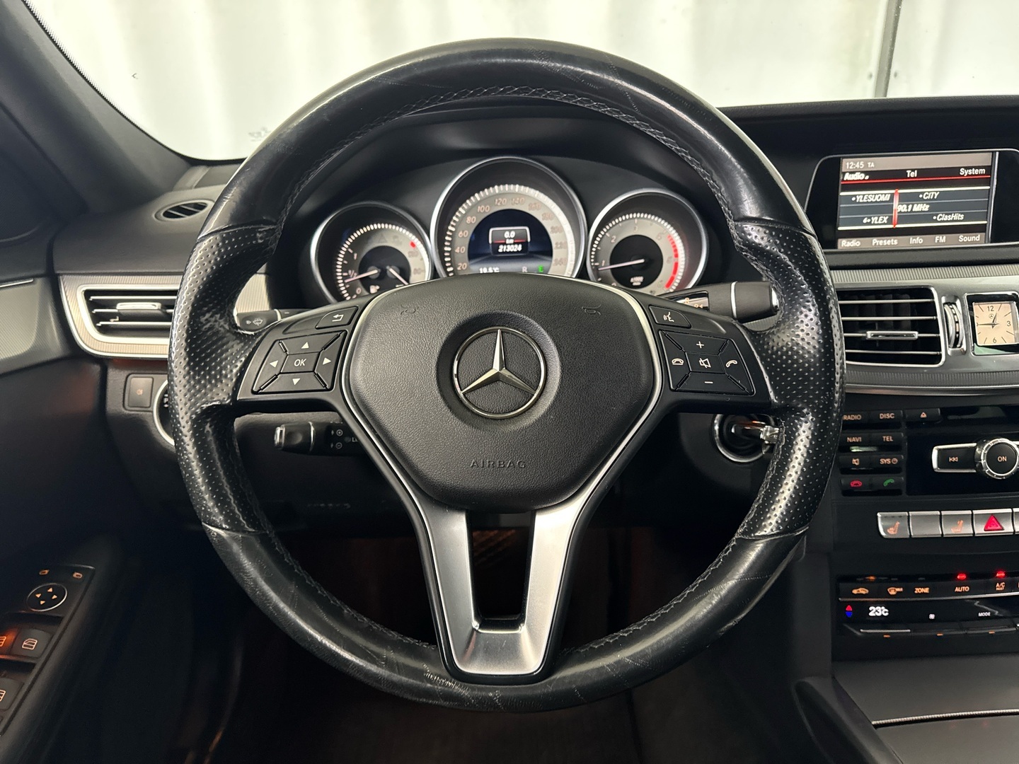 MERCEDES-BENZ E 2015