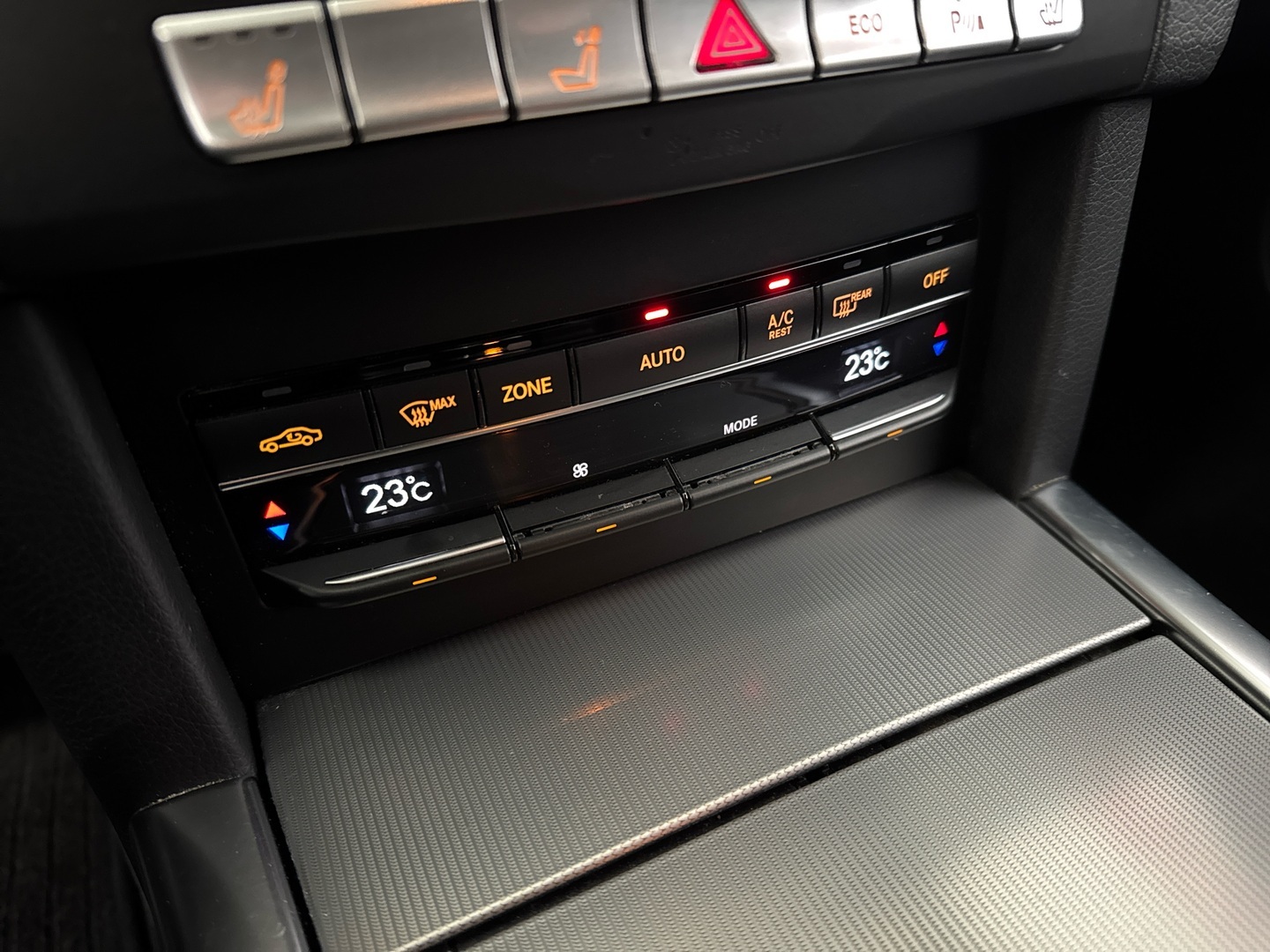 MERCEDES-BENZ E 2015