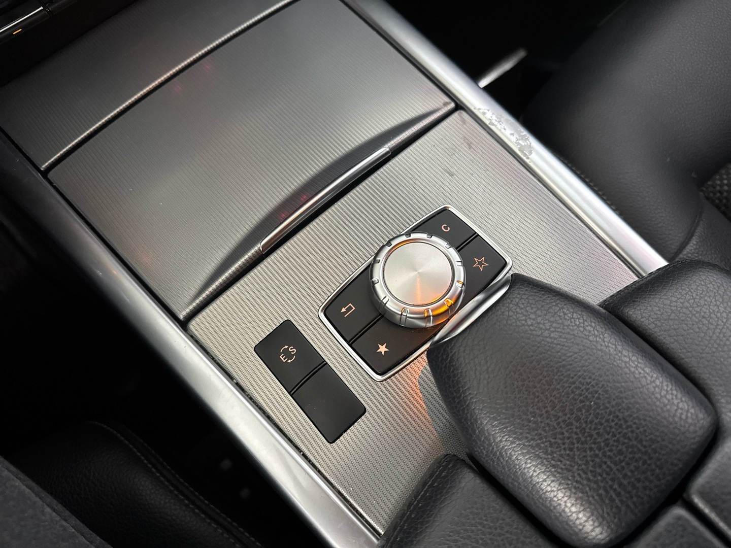 MERCEDES-BENZ E 2015