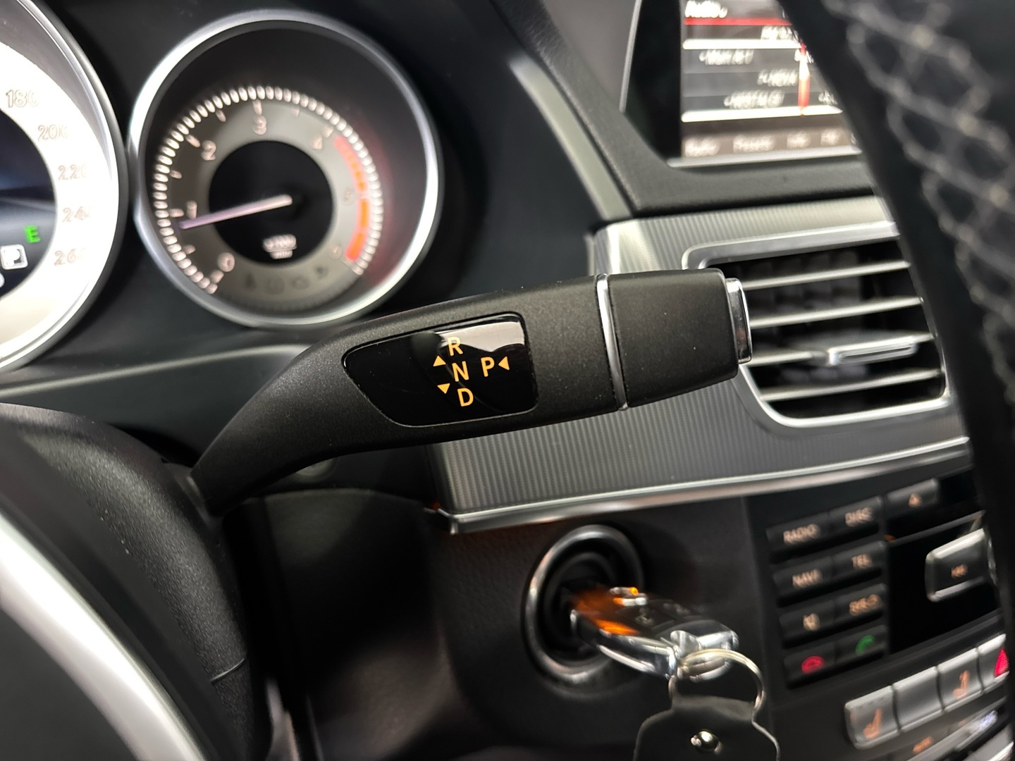 MERCEDES-BENZ E 2015