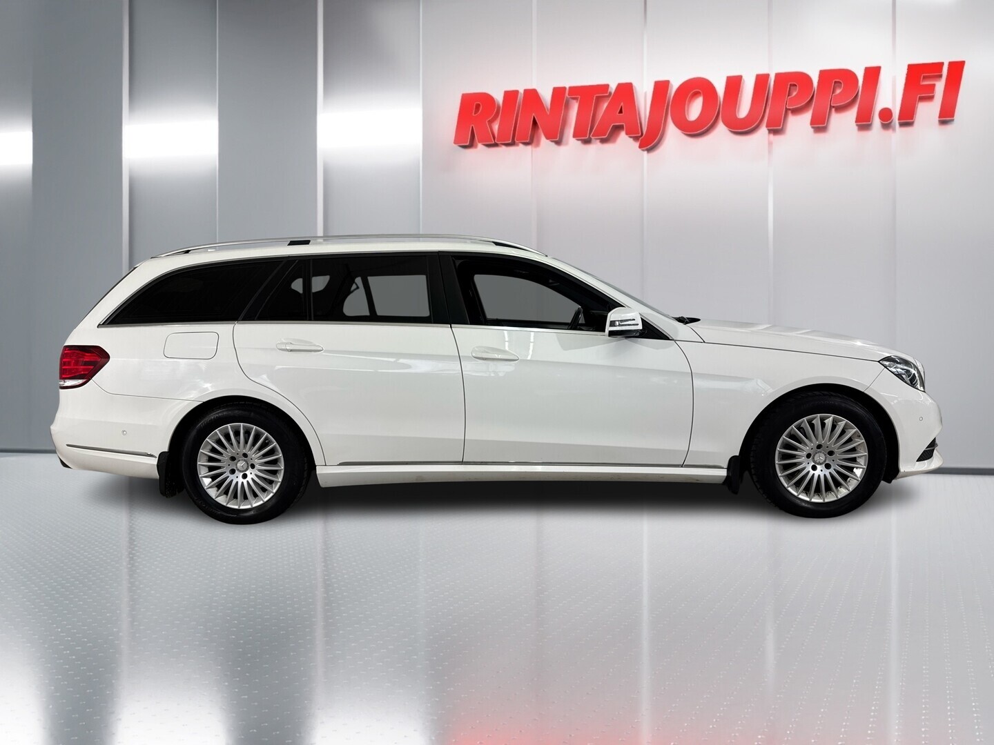 MERCEDES-BENZ E 2015