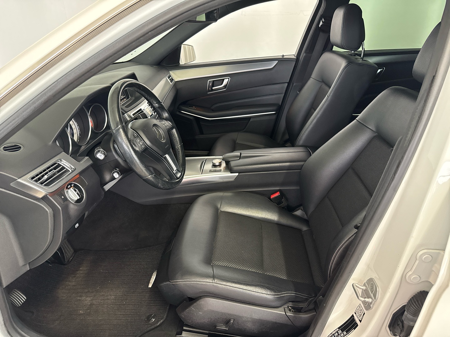 MERCEDES-BENZ E 2015