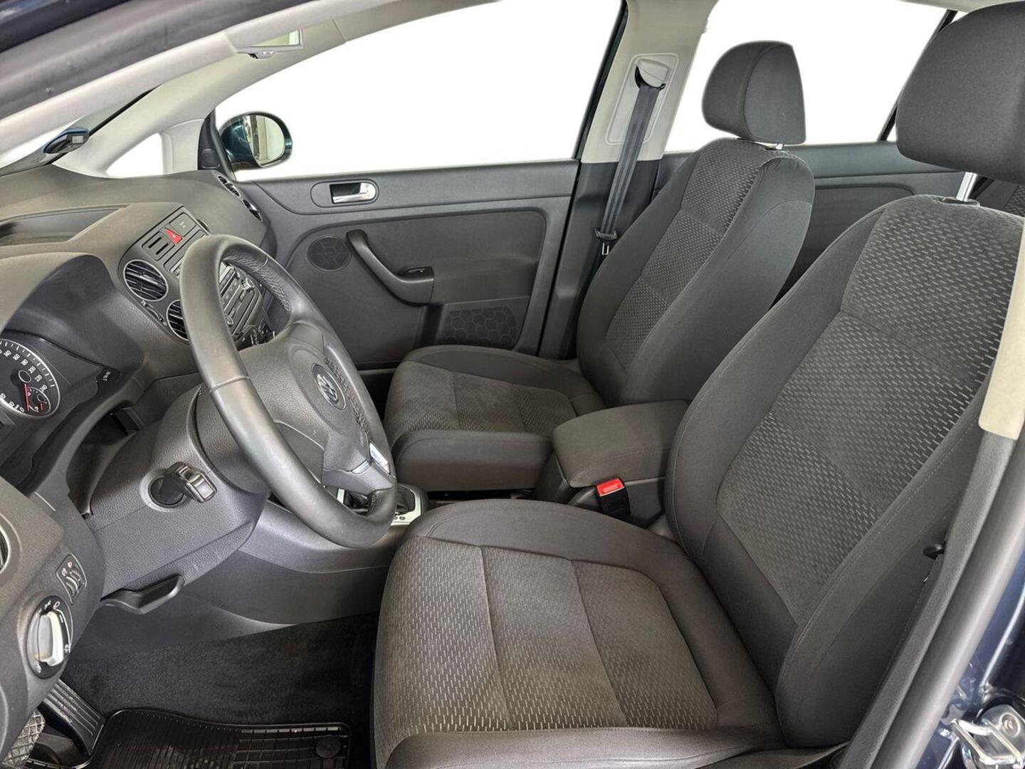 VOLKSWAGEN Golf Plus 2012