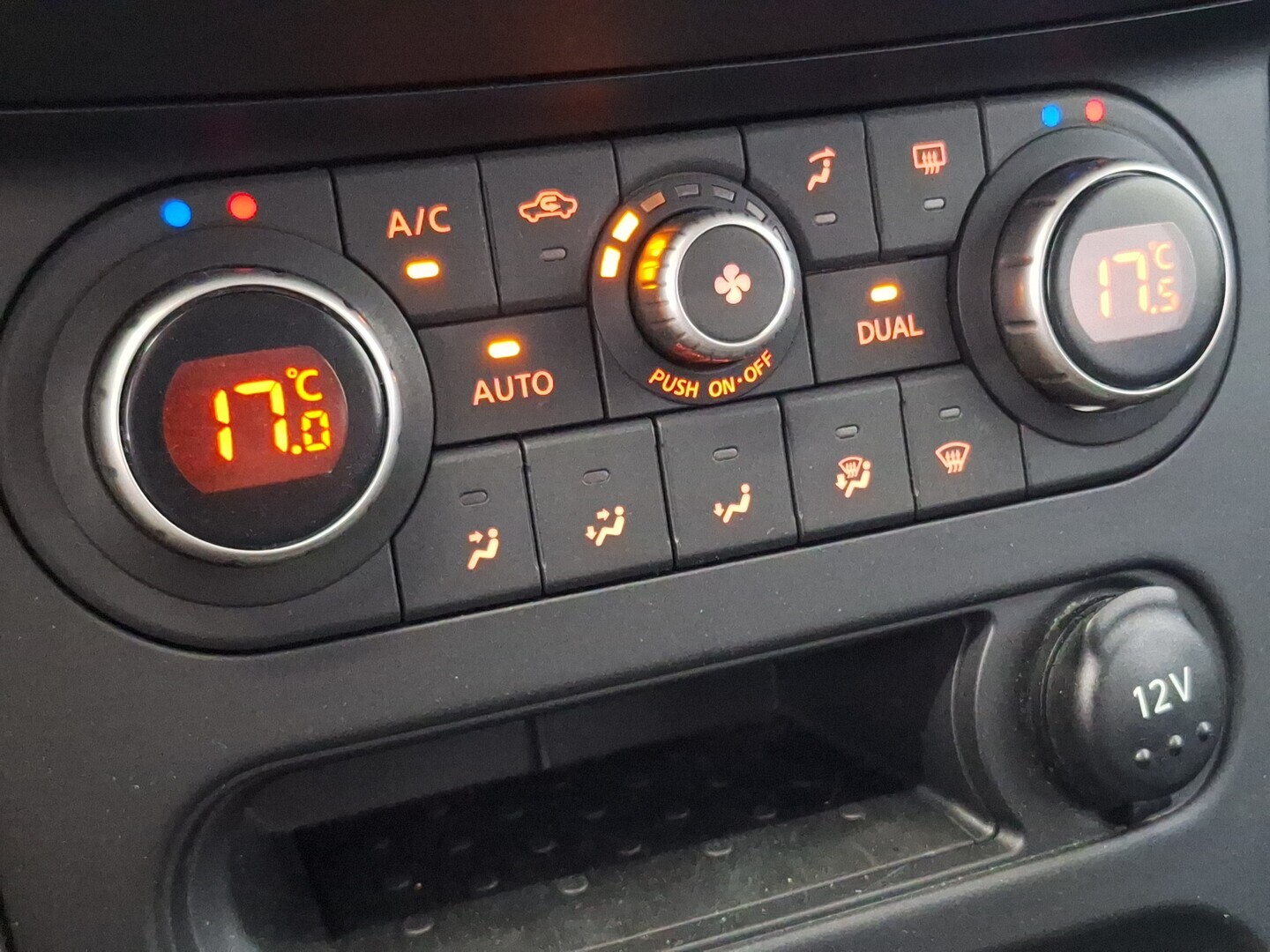 NISSAN Qashqai 2013