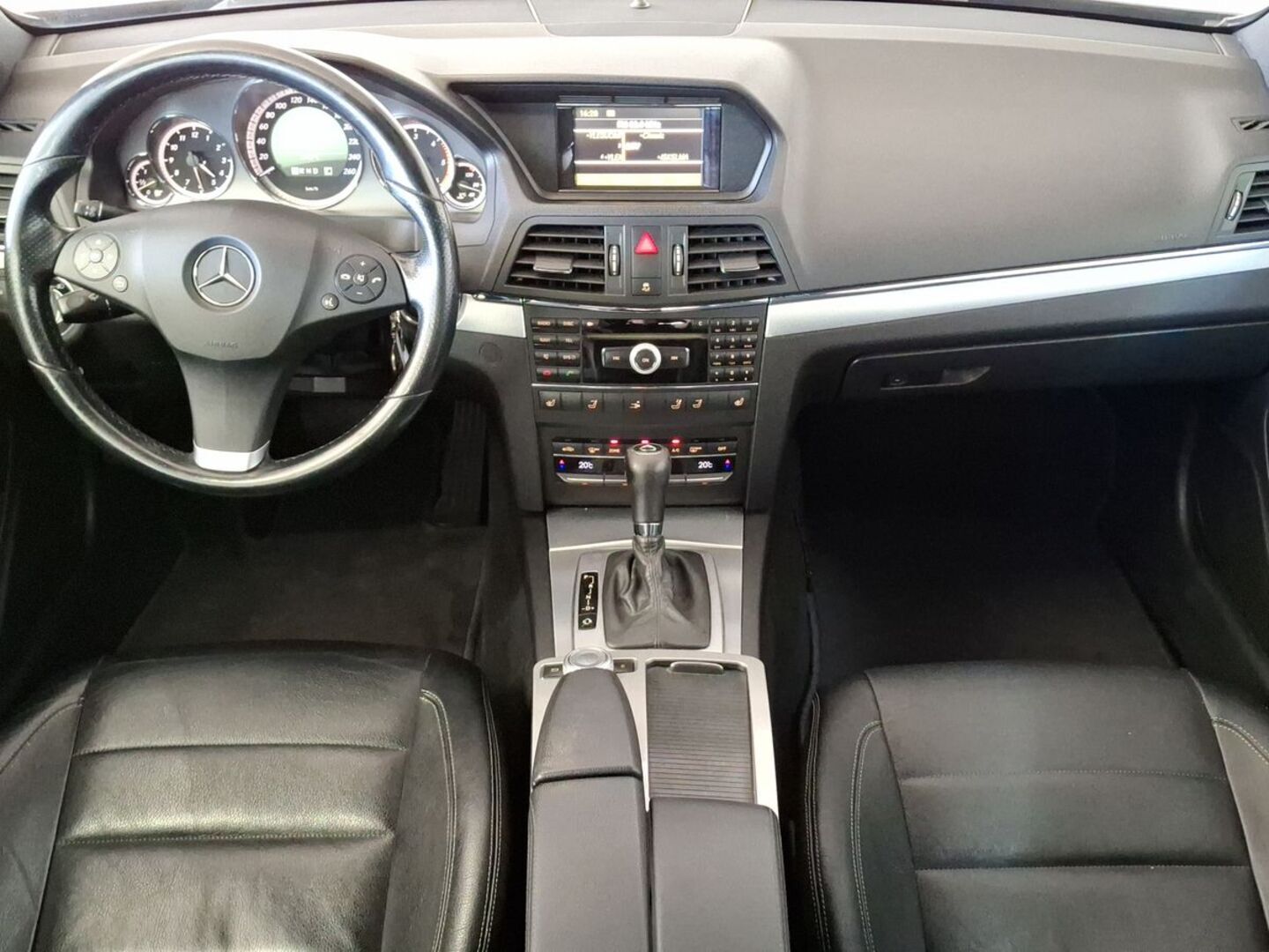 MERCEDES-BENZ E 2010