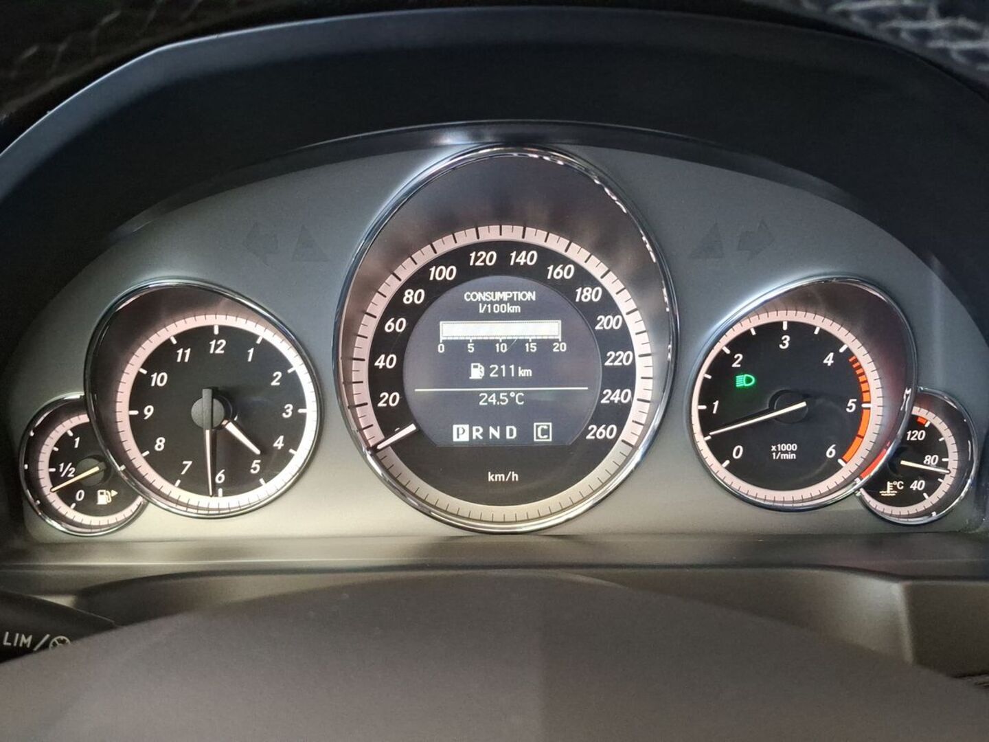 MERCEDES-BENZ E 2010