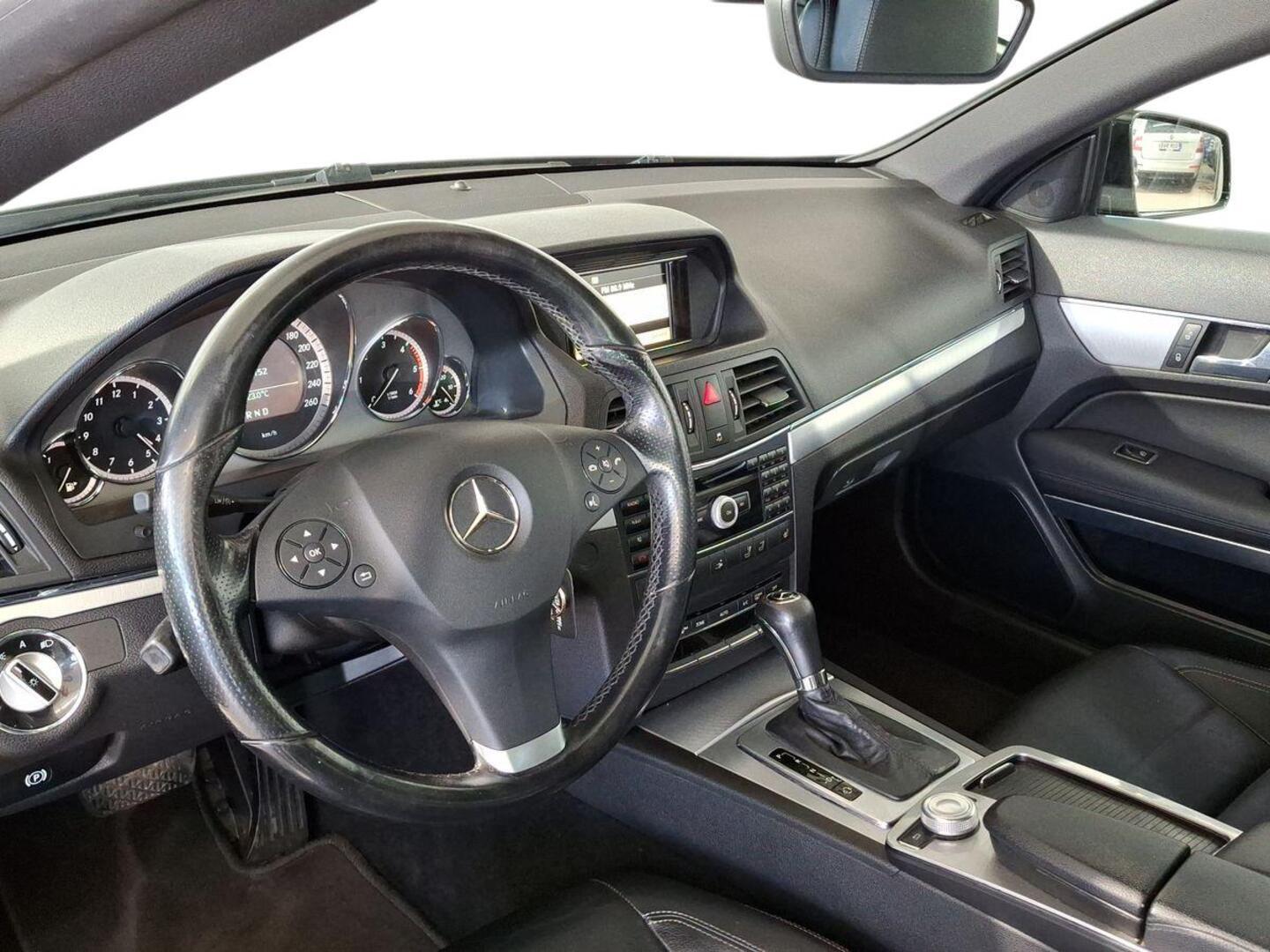 MERCEDES-BENZ E 2010